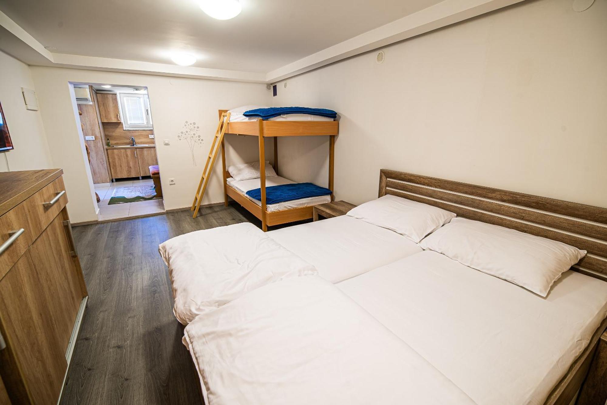 Apartments Zvoh, Krvavec, Ski-In, Ski-Out Cerklje na Gorenjskem Pokoj fotografie